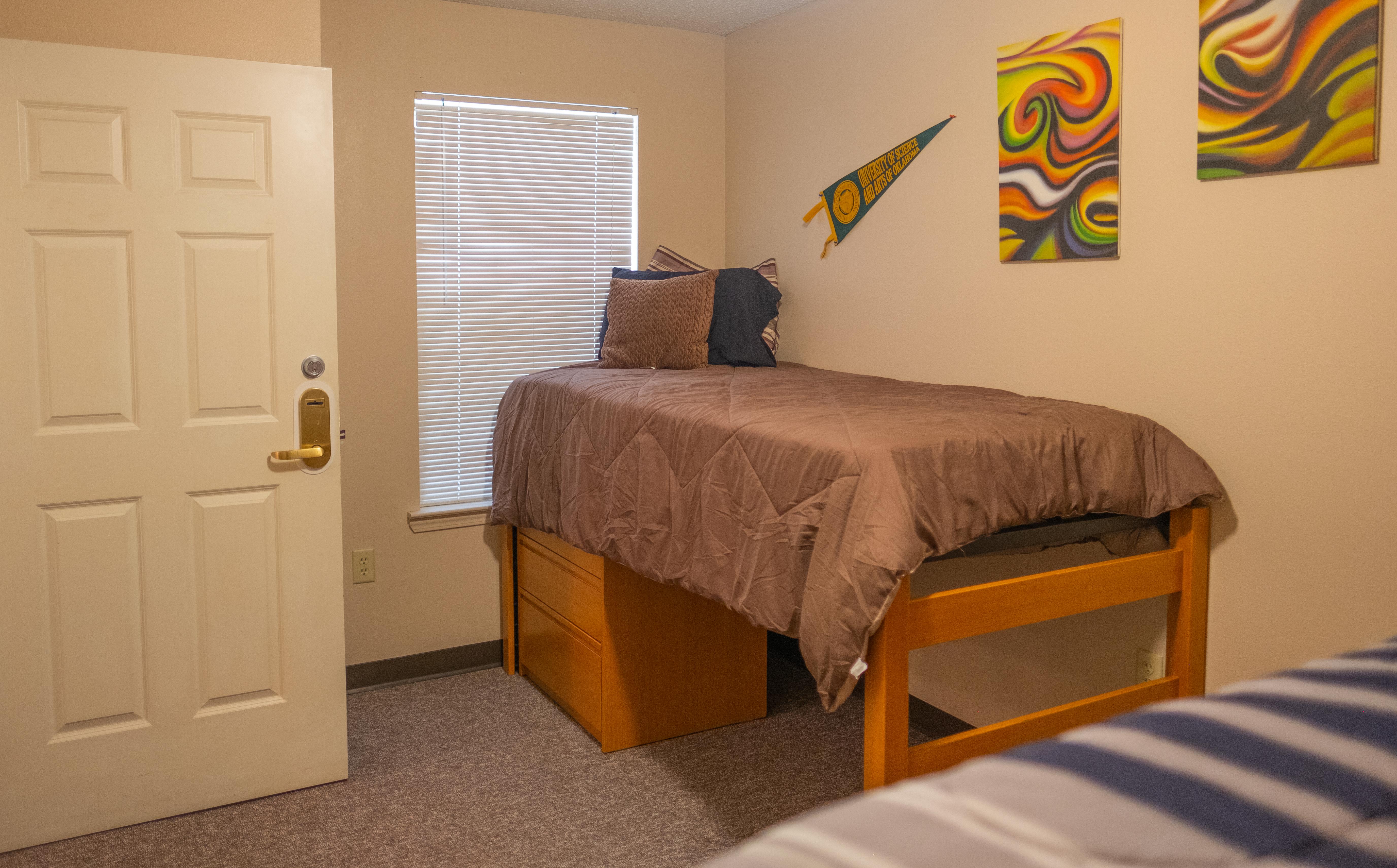 Lawson Court Twin bedroom