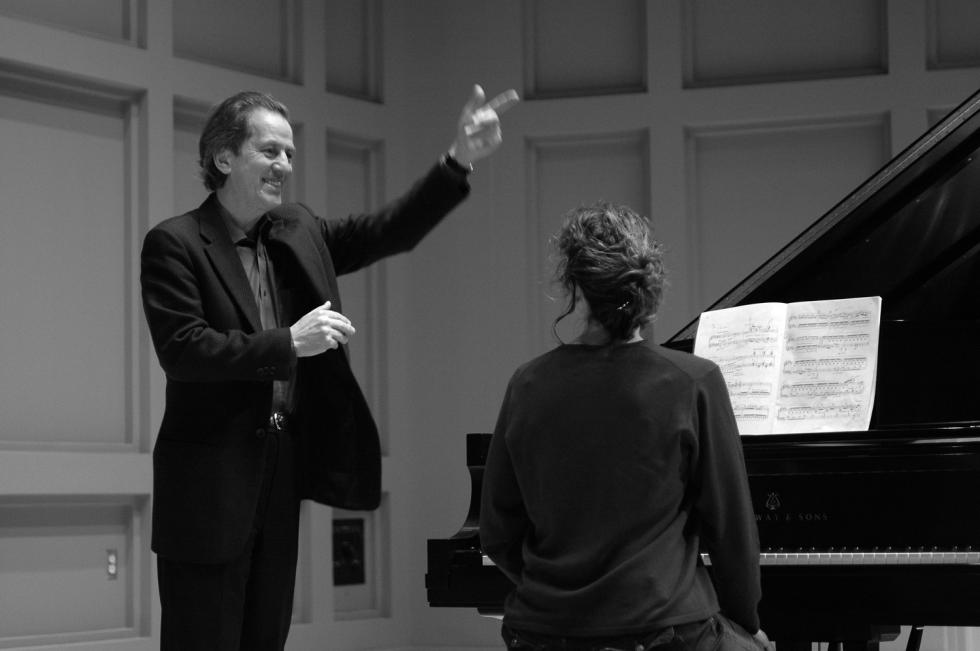 Andreas Klein orchestrating pianist. 