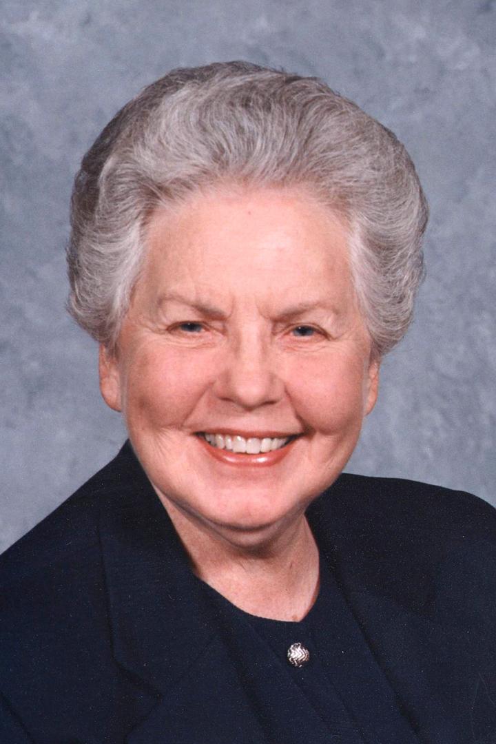 Head shot of Betty Burns 