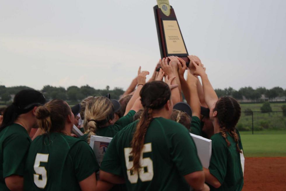 Drovers win NAIA Softball World Series to close out record-breaking season