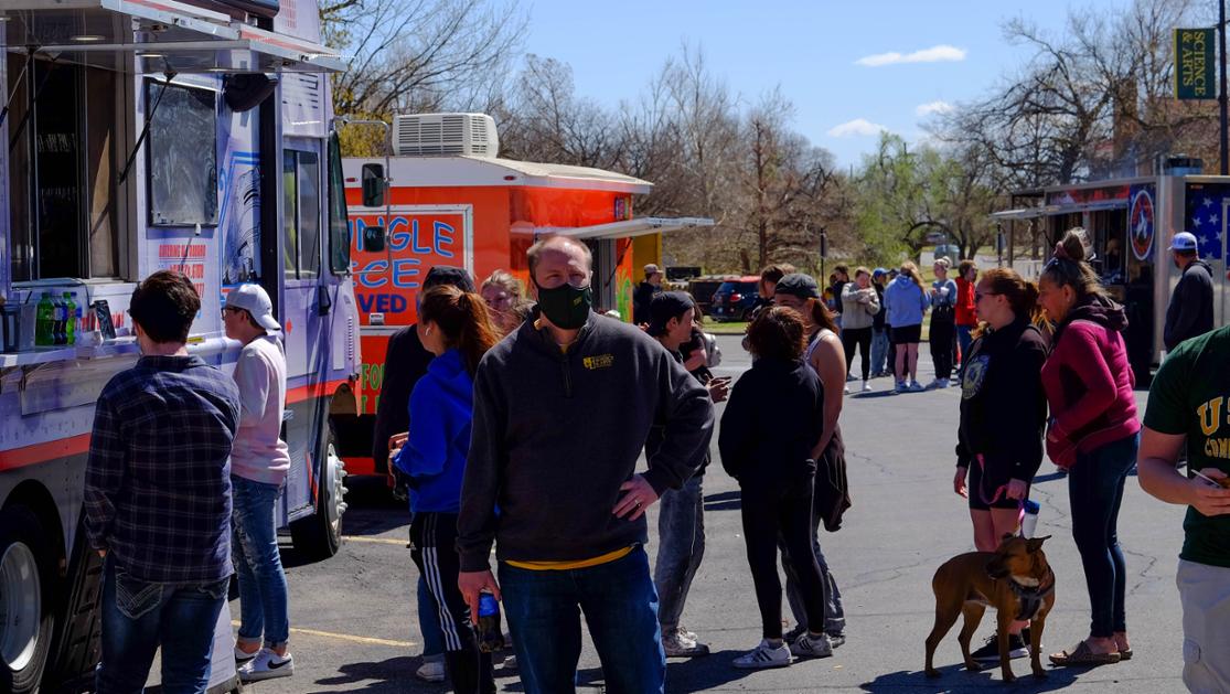 Food truck crowd